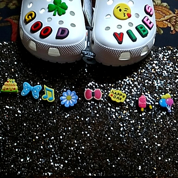 CROCS JIBBITZ PACK OF 8 - Picture 1 of 3